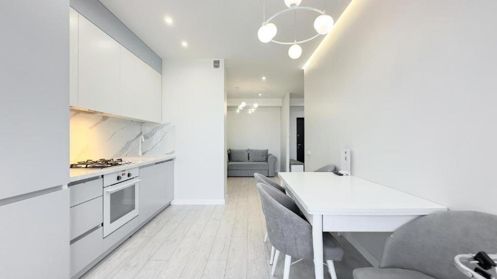 Glass New Apartments Ultracentral Kiszyniów Zewnętrze zdjęcie